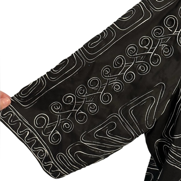 Maggie Barnes Black & White Embroidered Aztec Geometric Blazer SZ 5X Lagenlook - Picture 8 of 8